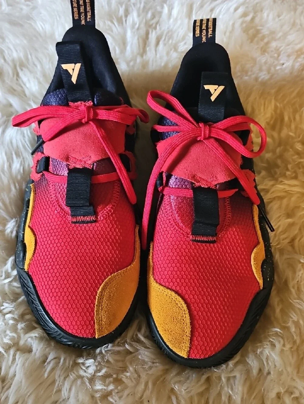 ADIDAS Trae Young 1 Size 7
